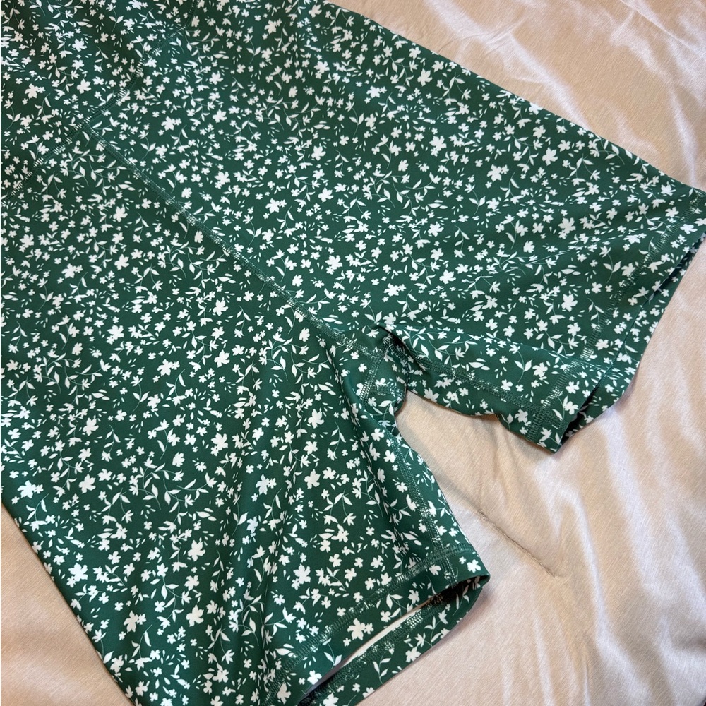 Old Navy Green and White Floral Activewear Romper - Picture 7 of 7